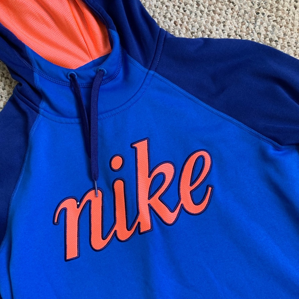 Nike therma-fit sweatshirt